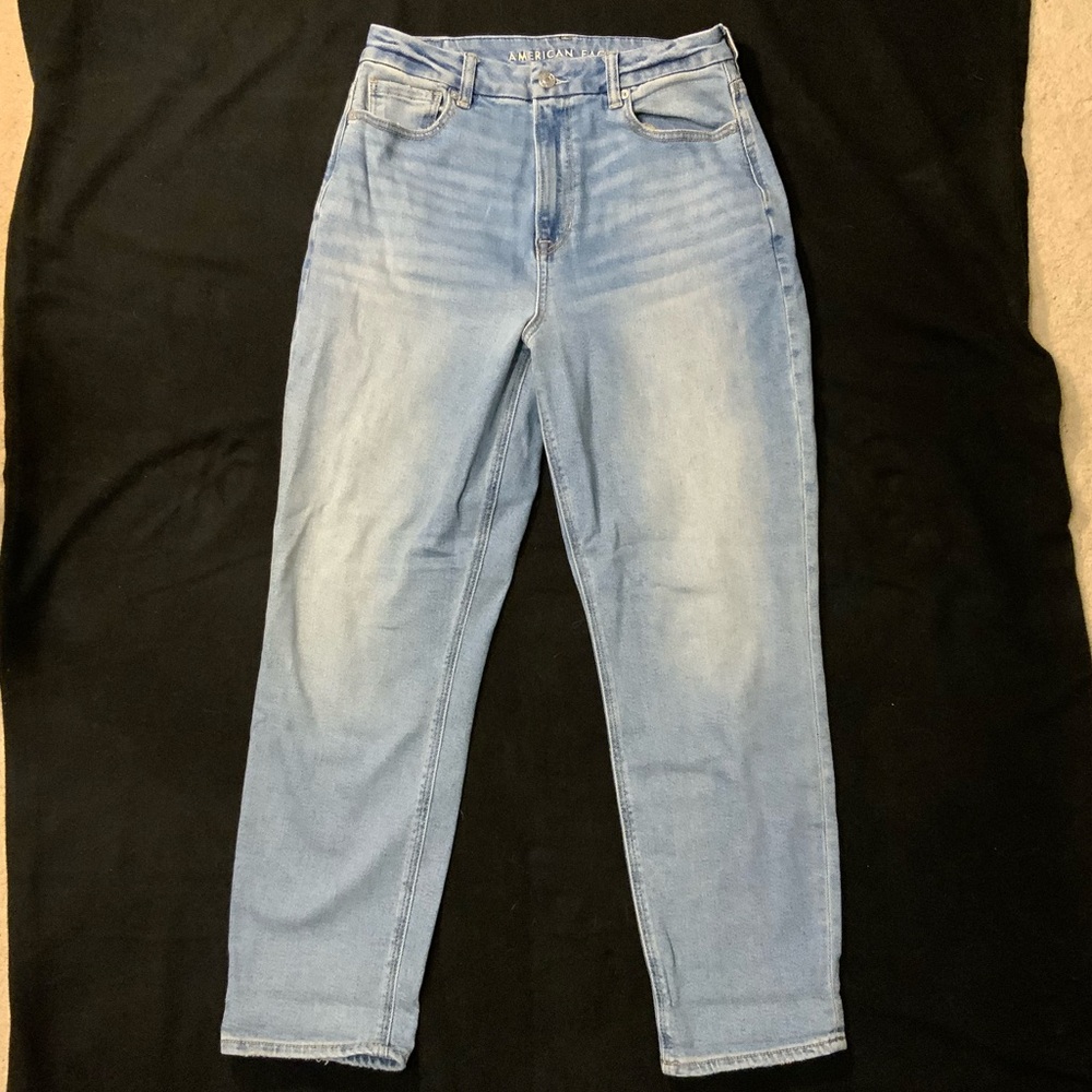 AE Blue Stretch Curvy Mom Jean (8 Reg)
